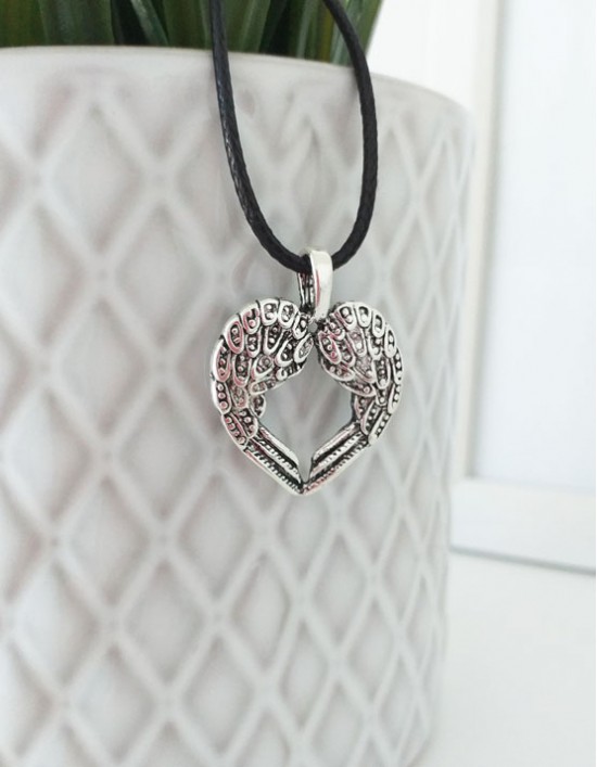 Colar com Asas de Anjo (prateado)