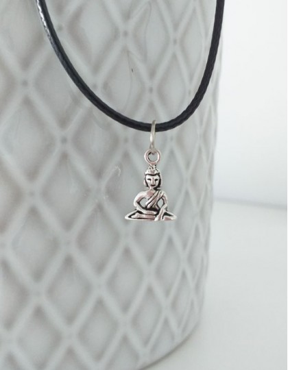 Colar com Buda Gautama (prateado)