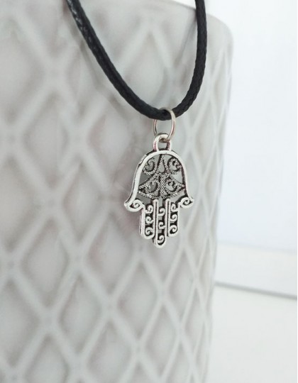 Colar com Hamsá (prateado)