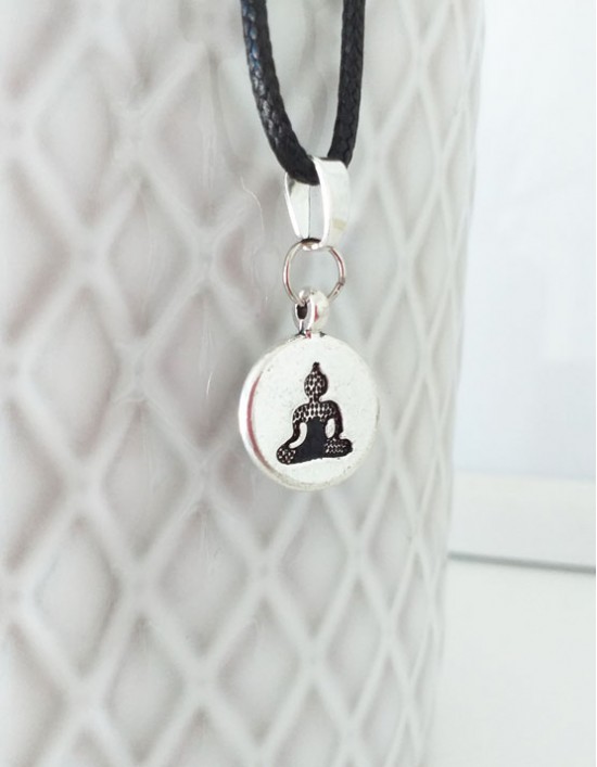 Colar com Buda Gautama Medalha (prateado)