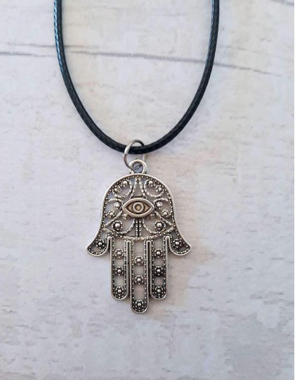 Colar com Hamsá (prateado)