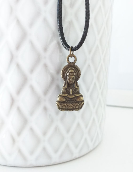 Colar com Kuan Yin (cor de bronze)