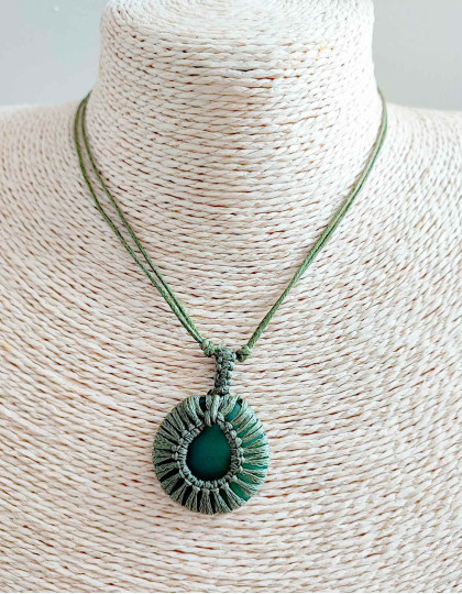 Colar de Macramé com Aventurina Verde