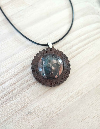 Colar de Madeira com Buda Gautama