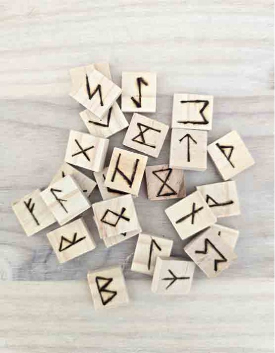 Jogo de Runas em Madeira - Quadrangular